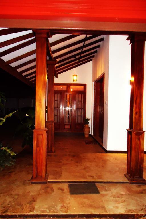 Hotel T & T Anuradhápura Exteriér fotografie