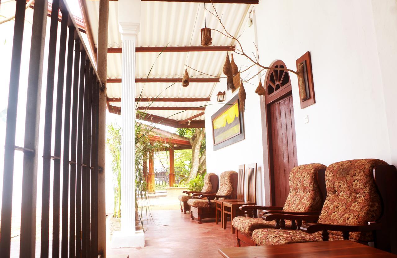 Hotel T & T Anuradhápura Exteriér fotografie